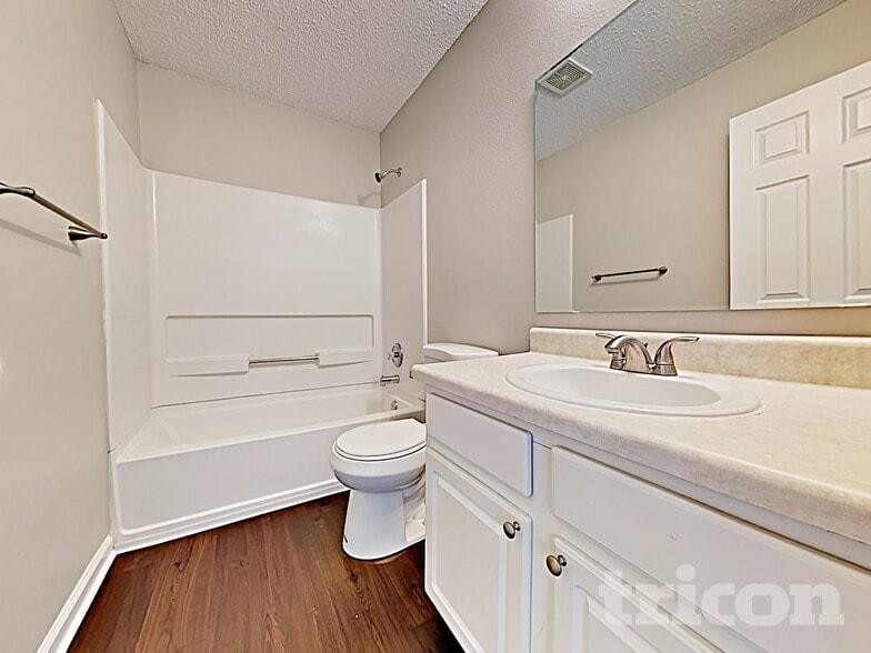 Building Photo - 3916 Roundwood Dr