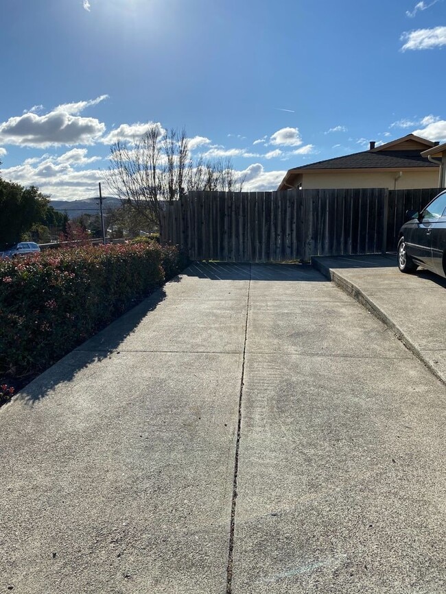 Building Photo - Downtown Benicia Duplex