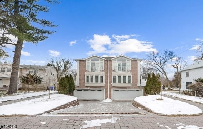 Building Photo - 135 Grove St