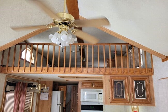 Building Photo - Mardon/ Potholes Tiny Home- Hunting/ Fishing/ Golfing/ Community Events