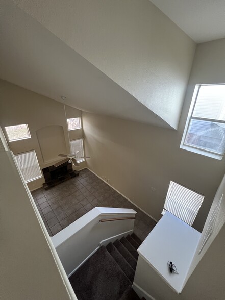 Building Photo - 9311 Gillcross Way
