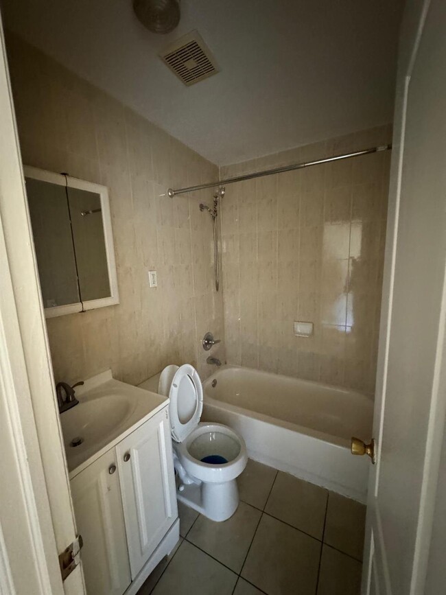 Building Photo - 115 Pugsley Ave