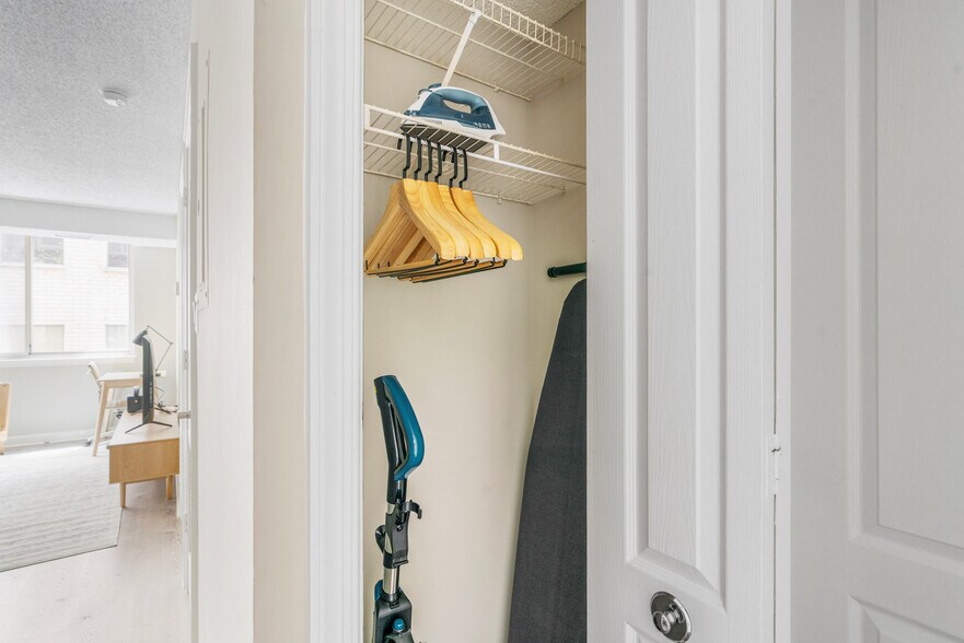 Building Photo - 2140 L St NW