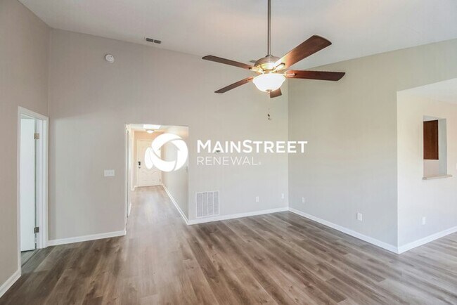 Building Photo - 3 Bedroom Pet-Friendly Home in JACKSONVILLE, FL with Main Street Renewal