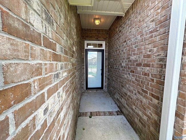 Building Photo - 104 NW Imogene Way