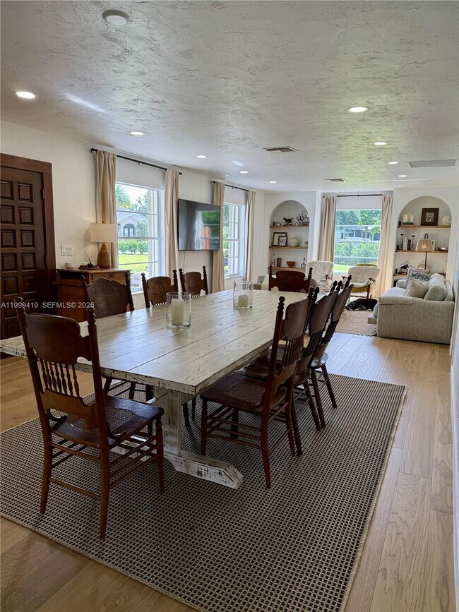 Building Photo - 625 Whippoorwill Terrace