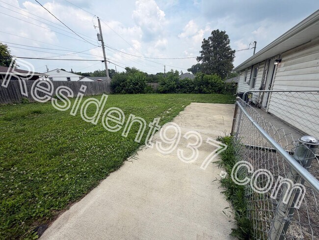 Building Photo - Completely Updated 3 bed 1 Bath home!