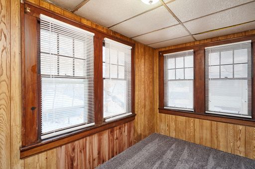 Building Photo - Large remodeled 4 bed 1  bath in West Akron !