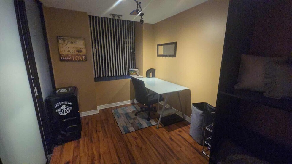 Office area - 44 W Broadway