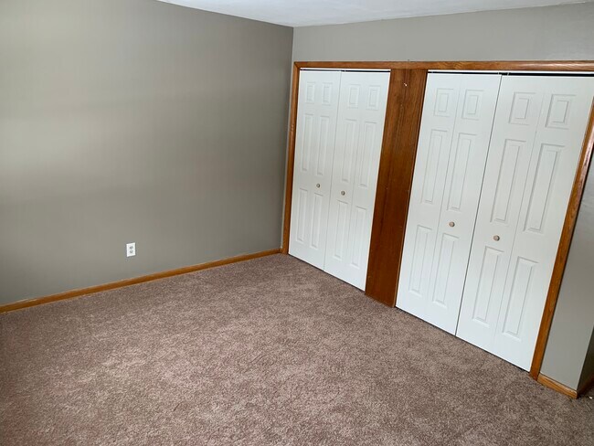 Building Photo - 3256 Delray Ave NW