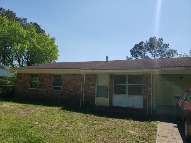 Building Photo - 2809 Green Tee Rd