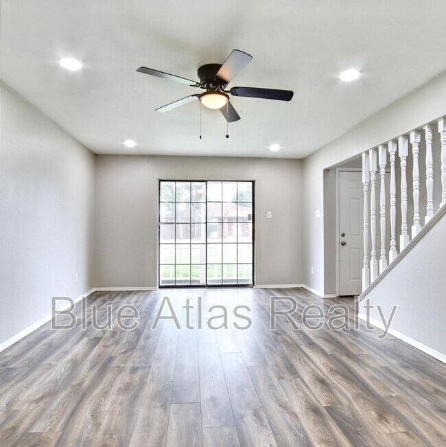 Building Photo - 2302 Indigo Ln