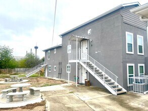 Building Photo - 319 S Olive St