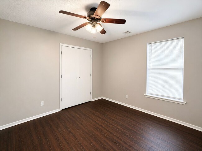 Building Photo - Amazing Quality and Value! Jenks Schools!