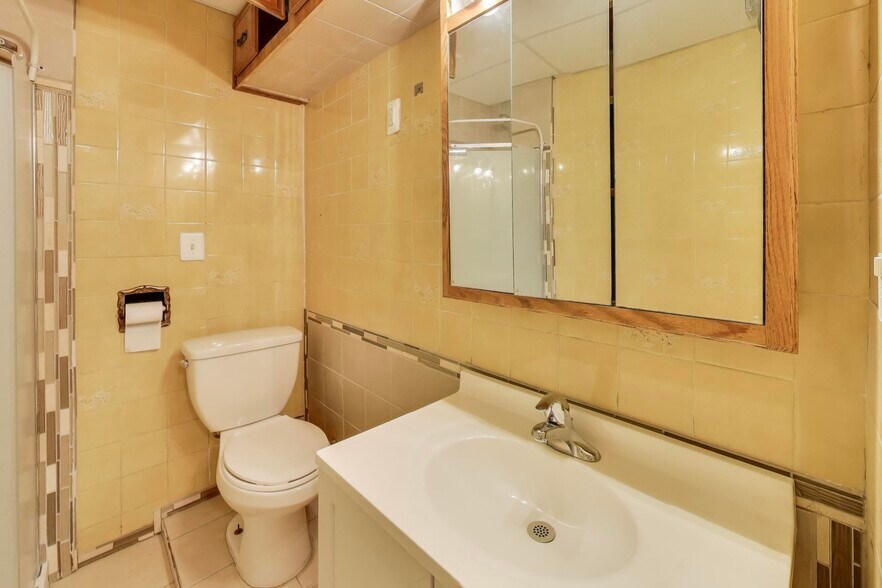 Building Photo - 3744 W 26th St