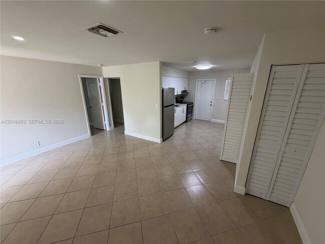 Building Photo - 808 SW 30th St