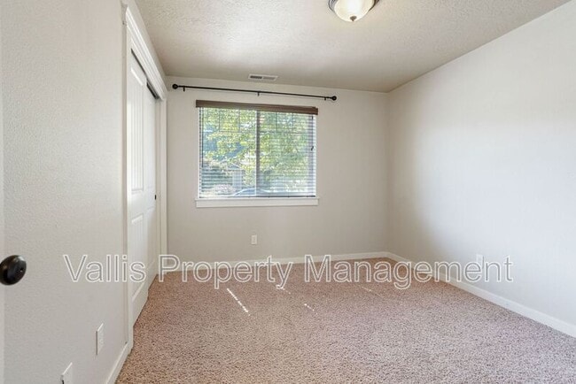 Building Photo - 2387 Equestrian Loop S