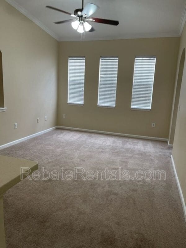 Building Photo - 10075 Gate Pkwy N