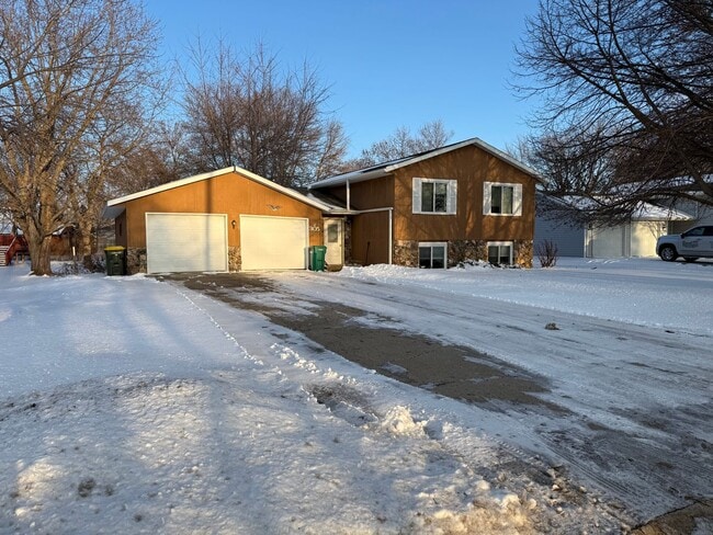 Building Photo - 305 23rd St SE