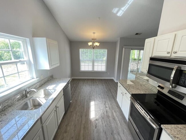 Building Photo - 4996 Southgate Pkwy