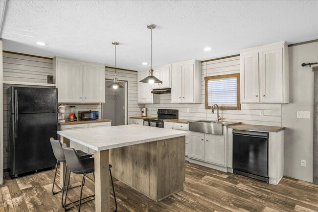 Building Photo - 122 Rambo Dr