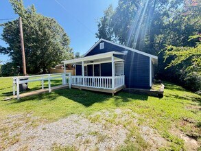 Building Photo - 2bd/1ba House off Hwy 3 near Downtown Kannapolis
