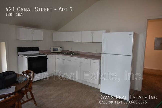 Building Photo - 421 Canal St