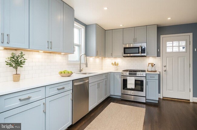 Building Photo - 5817 Belair Rd