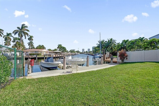 Building Photo - 2201 SE 9th St