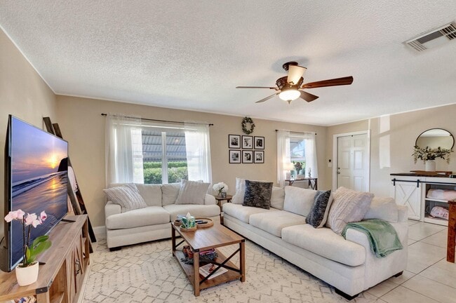 Building Photo - 2305 Lowson Blvd