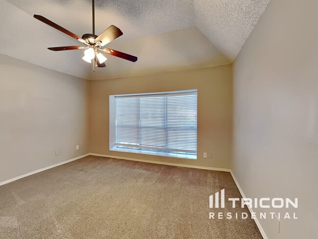 Building Photo - 1534 High Pointe Ln