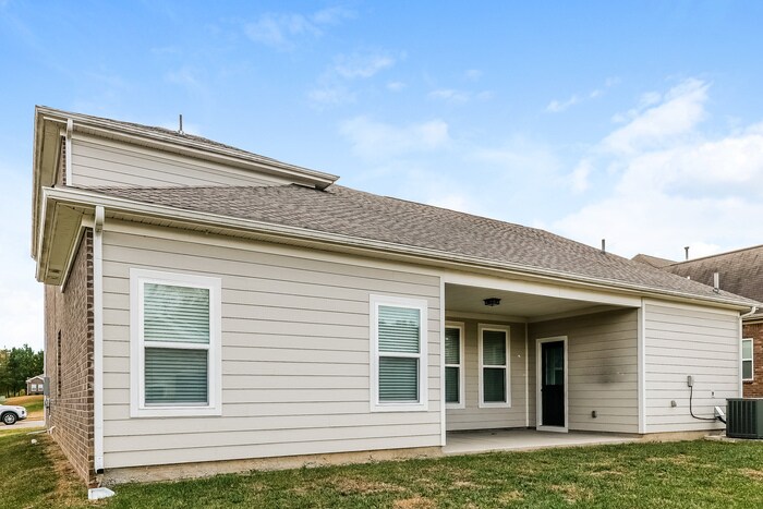 Building Photo - 580 Smoky Mountains Dr