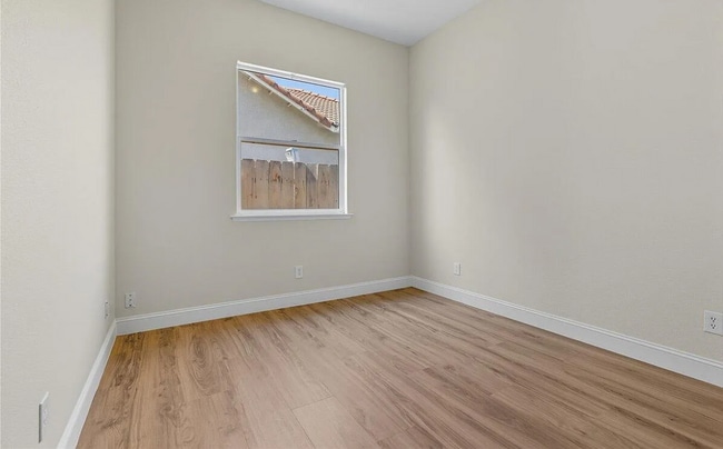 Building Photo - 1277 Paradise Loop