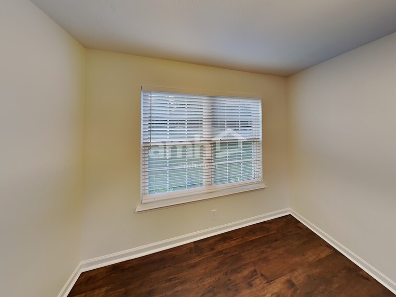 Building Photo - 7400 E Winchester Dr