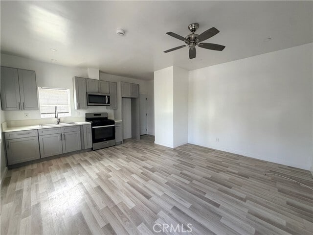 Building Photo - 1020 W 67th St
