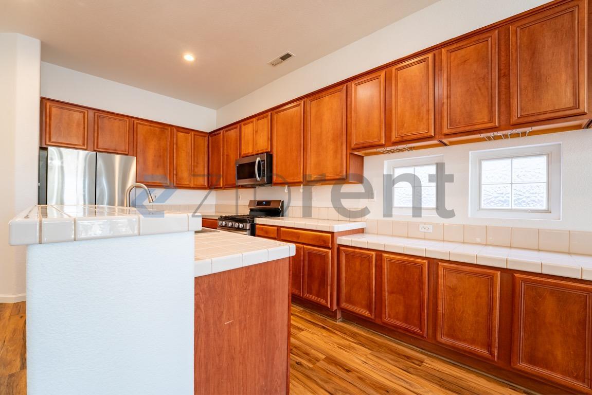 Building Photo - 7421 Earlsmoore Dr