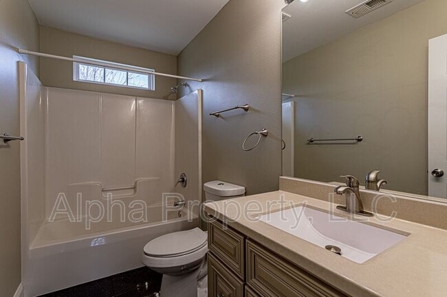 Building Photo - 208 Day Break Ct