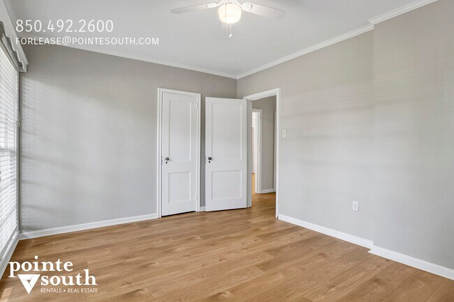 Building Photo - 703 Belrose Ave