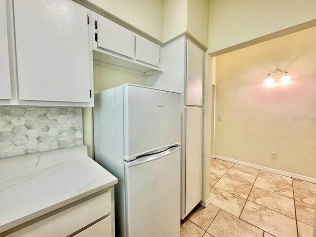 Building Photo - 533 Yelvington Ave
