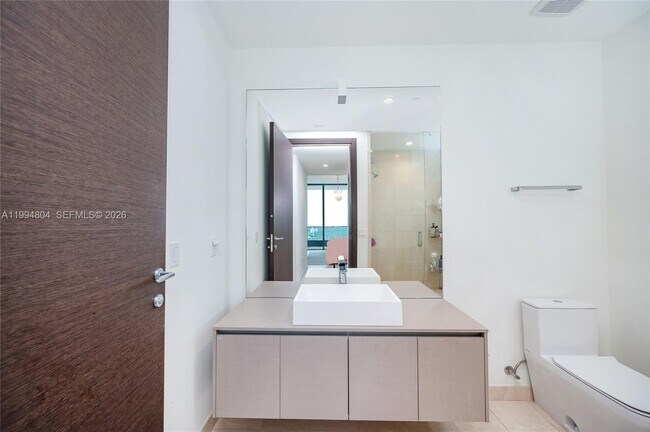 Building Photo - 1000 Brickell Plaza