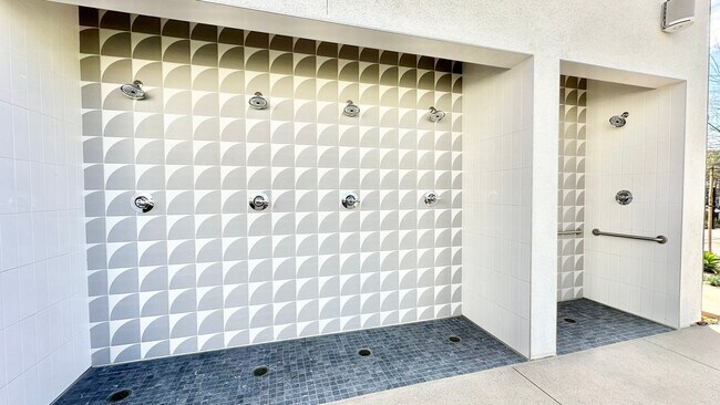 Building Photo - Beautifully Designed, and Upgraded, Newer ...