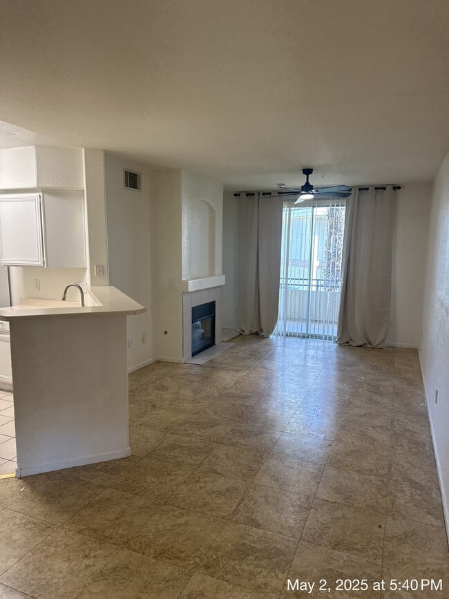 Building Photo - 7119 N Durango Dr