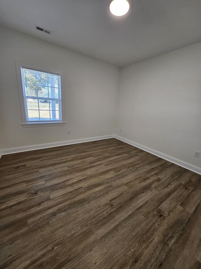 Building Photo - 1033 Oberry Rd