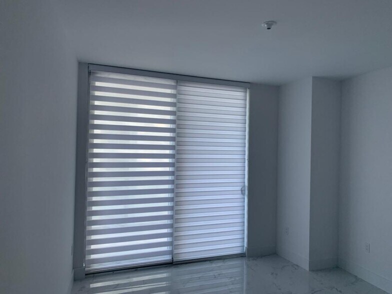 Building Photo - 488 NE 18th St