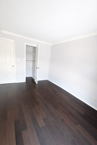 Building Photo - 6495 E Happy Canyon Rd