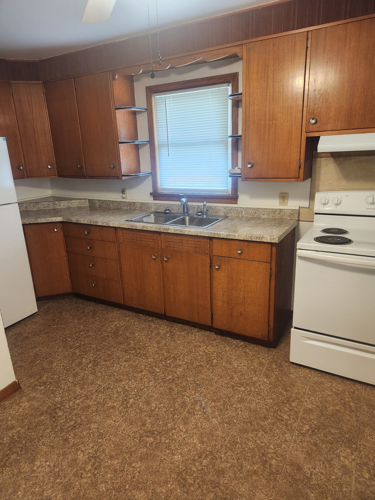 Building Photo - 5063 Main St