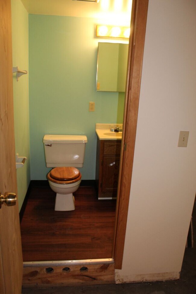 Building Photo - 3 BR Ranch on a Great Country Setting!