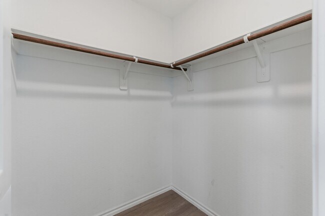 Building Photo - 11138 N Lake Mist Ln