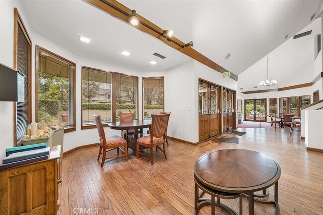 Building Photo - 2559 Plaza del Amo