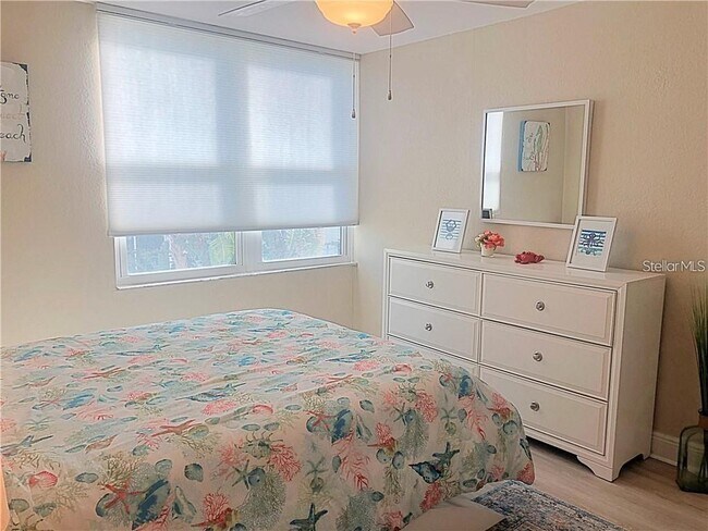 Building Photo - 400 Island Way